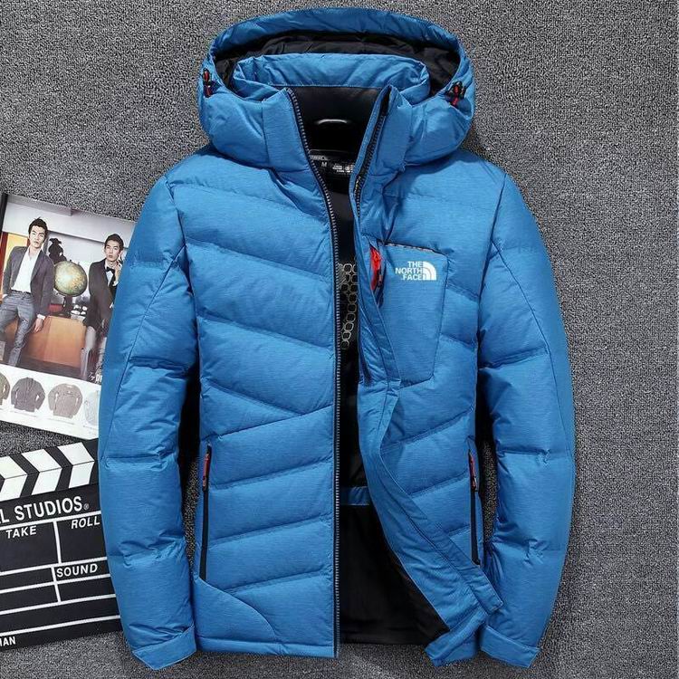 The North Face Men's Outwear 107